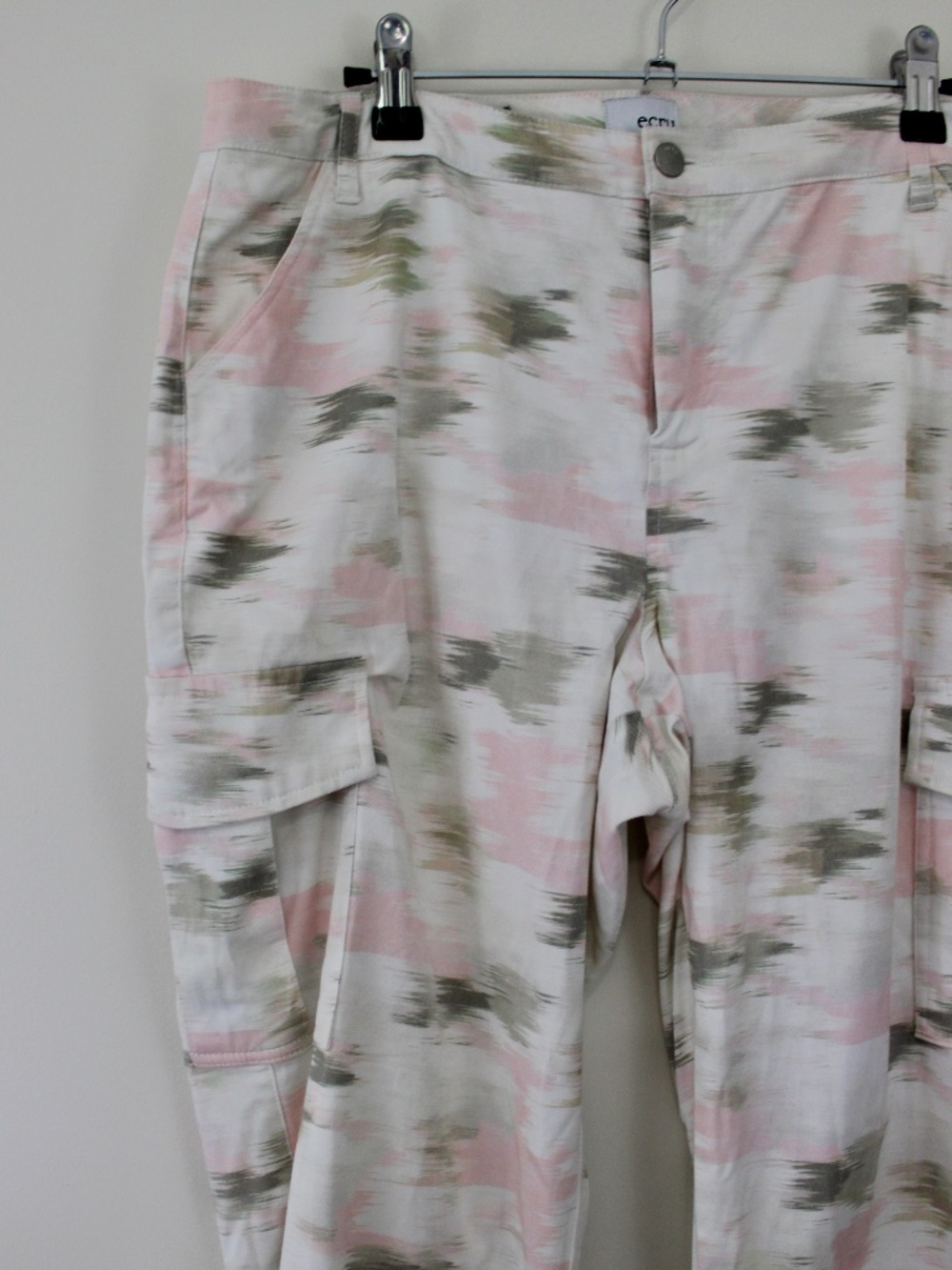 Ecru The Crosby Blush Pink Abstract Camo Print Cargo Pants Size 10